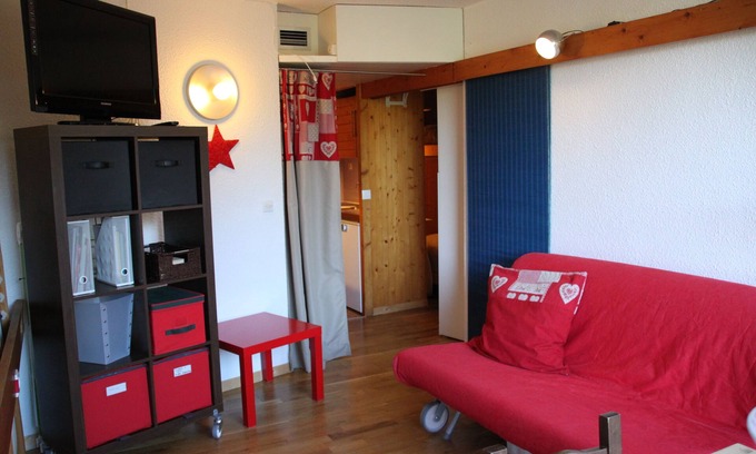 Arc-1800 Apartment | STUDIO 4 CRISTAUX in the heart of Charvet, south-facing, at the foot of the slopes, les Arcs 1800