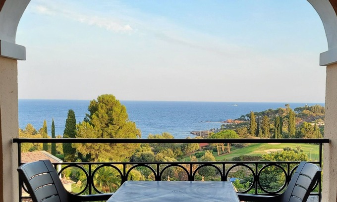 Cap Esterel Apartment | STUDIO 4 P EXCEPTIONAL SEA VIEW IN RESIDENCE PIERRE ET VACANCES