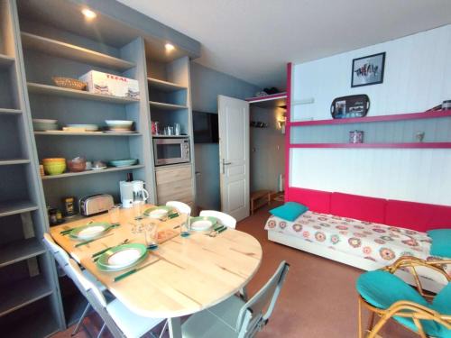 Piau Engaly Apartment | Studio 4 pers avec balcon, ski aux pieds, Aragnouet - 2mn des pistes, ascenseur, casier à ski - FR-1-457-333