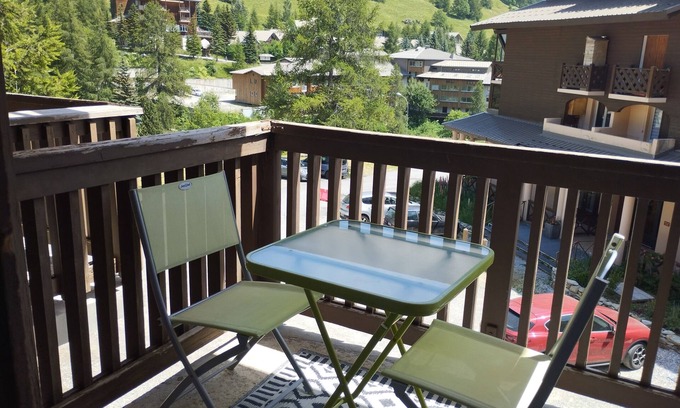 Allos Apartment | Studio 4 Personnes Avec Balcon aux Pieds des Remontées Mécaniques