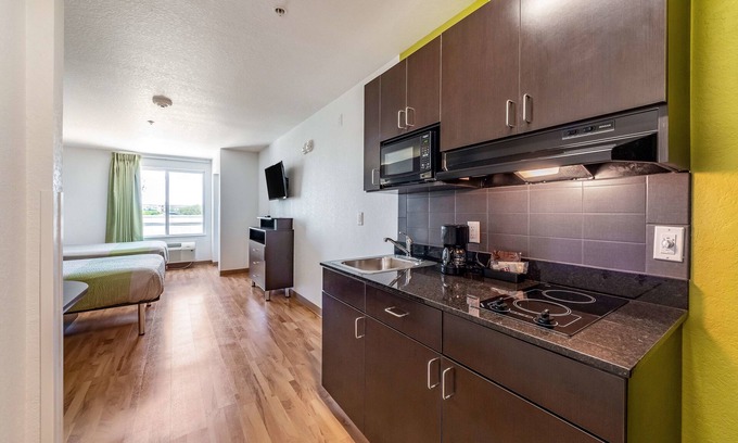 San Marcos Hotel | Studio 6 San Marcos, TX