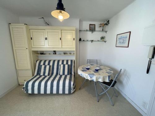 Notre-Dame-de-Monts Apartment | Studio agréable à 20m de la plage - 2 personnes - FR-1-224C-83