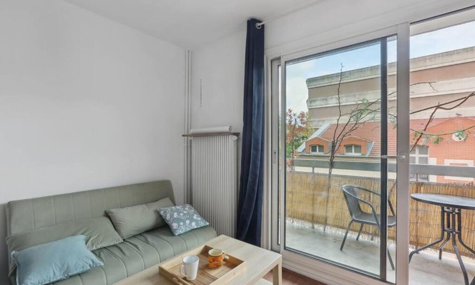 Louis Bertrand-Mirabeau-Semard Apartment | Studio aménagé avec terrasse