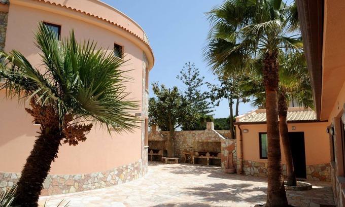 Mazara del Vallo Apartment | Studio apartment with kitchenette with en suite bathroom and double bed