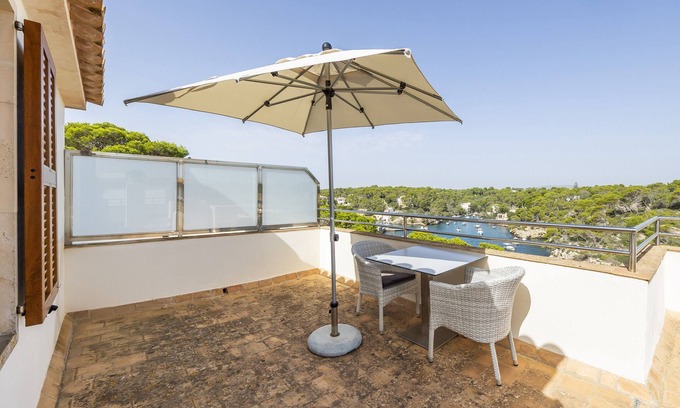 Cala Figuera Apartment | Studio Apartment 'Estudio Vistas Al Mar' with Sea View, Wi-Fi and Air Conditioning