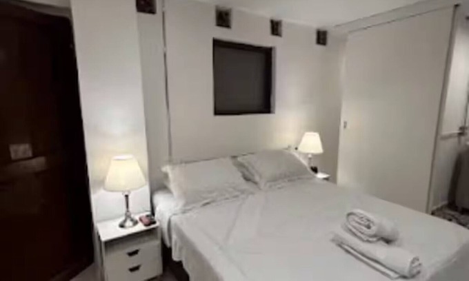 La America Apartment | Studio apartment in the stadium neighborhood next to the subway