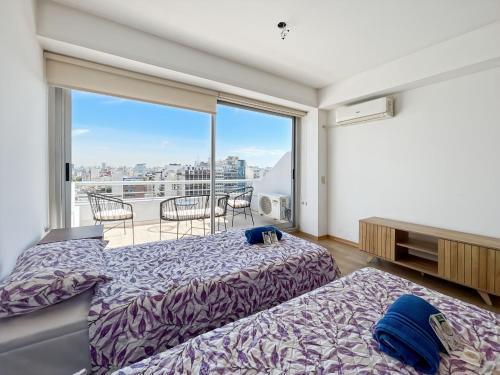 Buenos Aires Central Business District Apartment | Studio Apartment on 13th Floor with balcony terrace