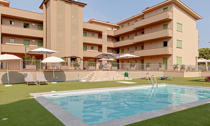 Tirrenia Apartment | Studio Apartment "Res San Francesco 6" with Shared Pool, Private Garden & Wi-Fi