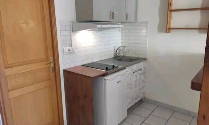 Thoraise Apartment | Studio, arrival and self-catering