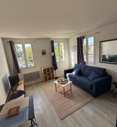 Dives-sur-Mer Apartment | Studio au cœur du village d'arts