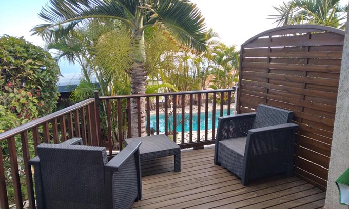 Les Avirons Apartment | Studio aux AVIRONS pour 2 personnes, avec piscine