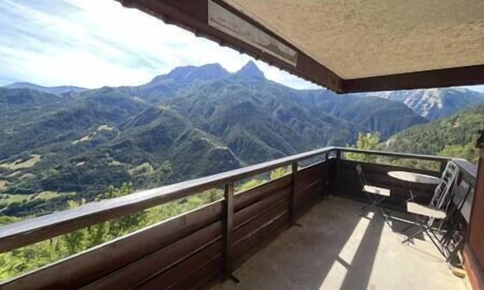 Pra Loup Apartment | Studio avec magnifique vue sur les montagnes