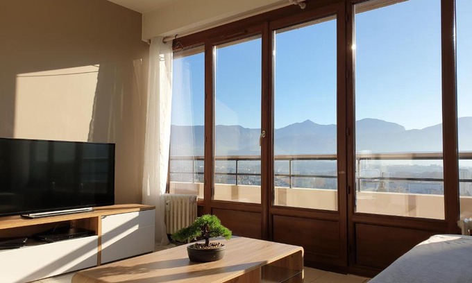 Chambery Apartment | Studio avec une belle vue panoramique sur Chambéry !