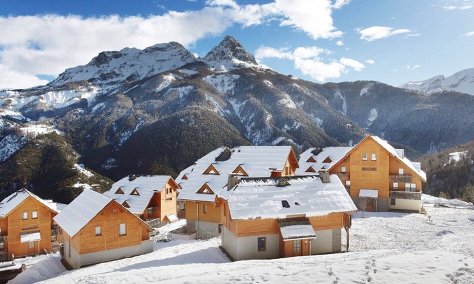 Pra Loup Apartment | Studio avec Wi-Fi Gratuit + Accès Piscine!