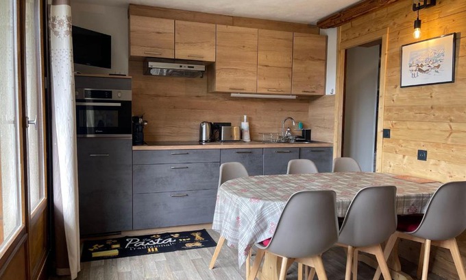 Notre-Dame-de-Bellecombe Apartment | Studio cabine calme avec parking proche commodités - FR-1-505-194