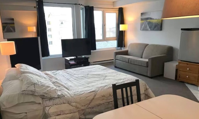 Saint Ferreol les Neiges Apartment | Studio at the base of Mont-Sainte-Anne