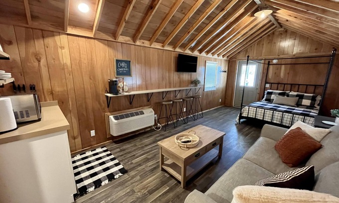 Bolivia RV Rental | Studio Cabin - Upscale Cozy Studio Style Cabin