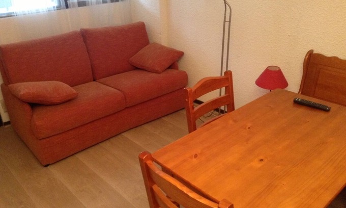 Saint-Etienne-de-Tinee Apartment | STUDIO cabin with underground parking Auron 50 meters from the first ski lift