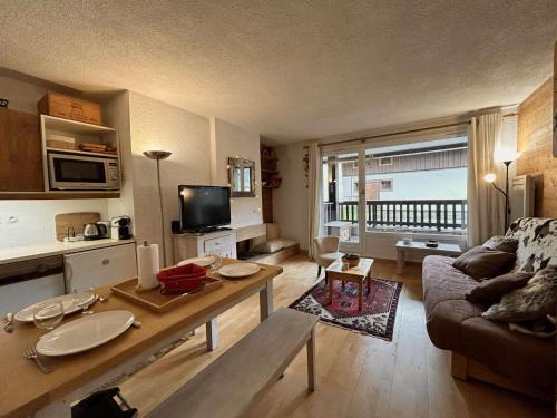 Meribel Apartment | Studio cabine à Méribel, 4 personnes, terrasse sud, parking privé, casier à skis, lave-linge - FR-1-180-210