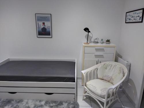 Saint-Charles du Port Apartment | studio charmant canapé lit Netflix Prime video wifi Dazn