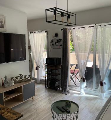 Saint-Augustin Apartment | Studio coin nuit terrasse parking Clim