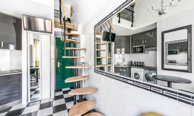 8th Arrondissement Apartment | Studio Colisee - Champs Elysees by B'Your Home