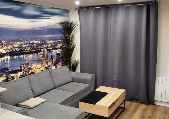 Alencon Apartment | Studio cosy au RDC parking privé, térasse, wifi