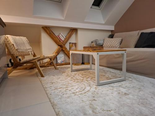 Oye-et-Pallet Apartment | Studio cosy