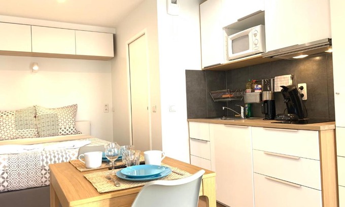 Quartier Centre Ville Apartment | Studio cosy proche RER B/C Orly TGV