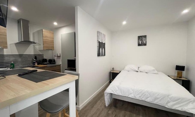 Montlucon Apartment | Studio de l'EST n°1