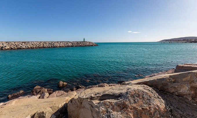 Castillo de Sabinillas Apartment | Studio Delfin Duquesa with sea views