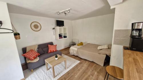 Condrieu Apartment | studio des Castors