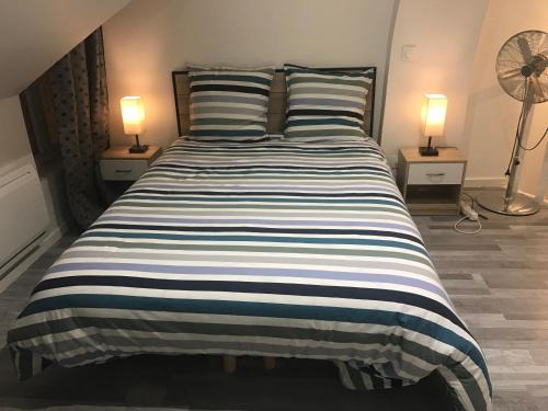 Stains House | Studio Douche WC Cuisine, 10km de Paris, 2km métro