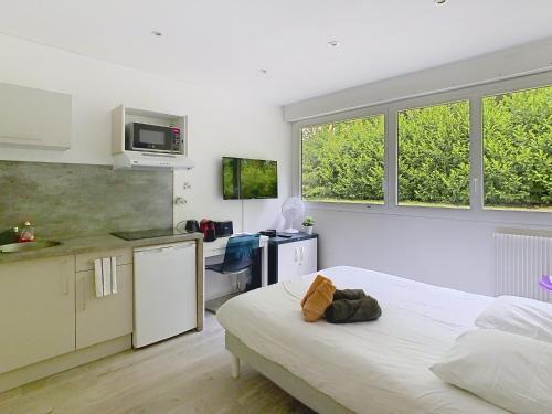 Vaux-le-Penil Apartment | Studio du château