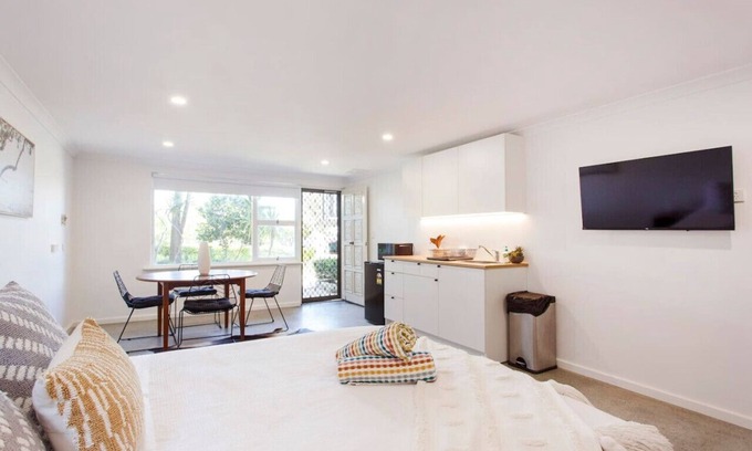 Beaconsfield Apartment | Studio Escape Hamilton Hill