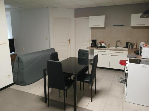 Remilly Apartment | Studio familial avec terrasse, proche de Metz