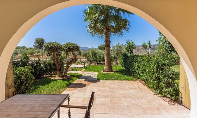 Tolox Apartment | Studio 'Finca Del Silencio Casita Carajillo' with Mountain View, Wi-Fi and Air Conditioning