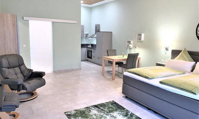 Elskop Apartment | Studio flat garden view