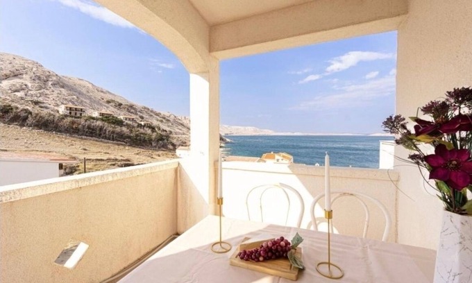 Metajna Apartment | Studio flat with terrace and sea view Metajna, Pag (AS-208-a)