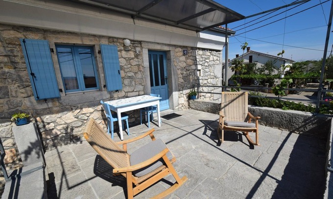 Skrbcici Apartment | Studio flat with terrace Skrbcici, Krk (AS-20440-b)
