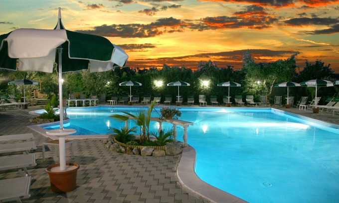 Montincello Apartment | Studio for 2 people only 300 meters from the sea with pool