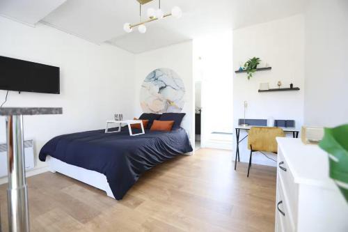 Saint-Sebastien-sur-Loire Apartment | Studio calme avec extérieur et entrée autonome