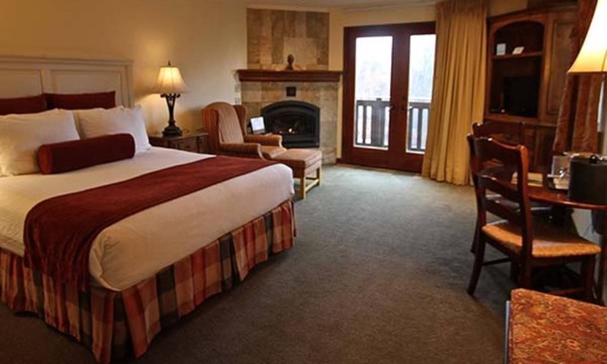 Downtown Leavenworth Cabin | Studio from 12/18 -12/20 at Blackbird Lodge in downtown Leavenworth (sleeps 2)