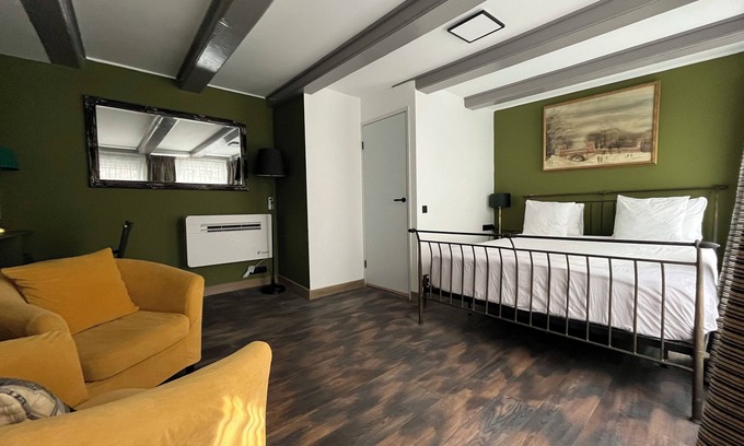 Canal Ring Hotel | Studio/hotel room in the heart of the city in 18th century house. Very private.