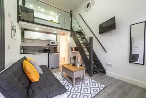 Reading Apartment | Studio in Central Reading- Next to Town Centre