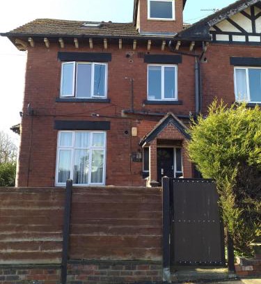 Headingley Apartment | Studio in Leeds - Sleeps 2