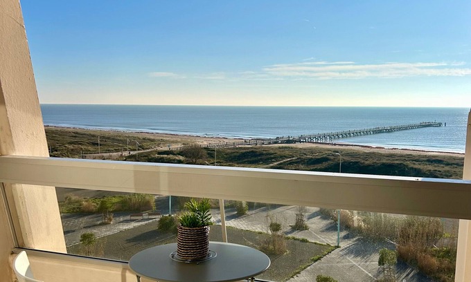 Saint-Jean-de-Monts Apartment | Studio in St Jean de Monts, beach access, 3 pers, balcony