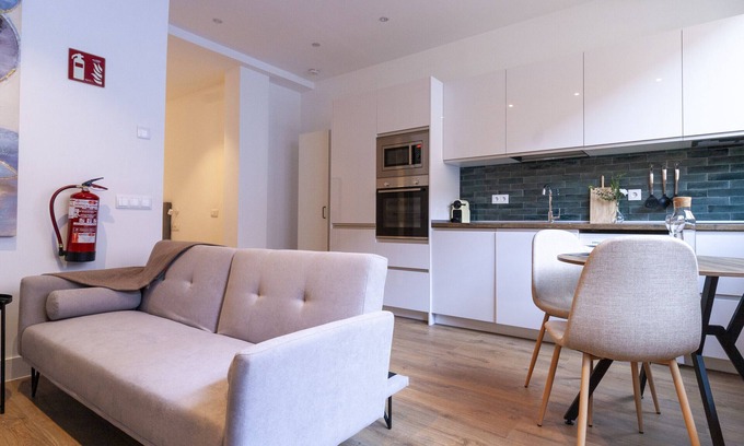Almenara Apartment | Studio in Simancas by Sharing Co.
