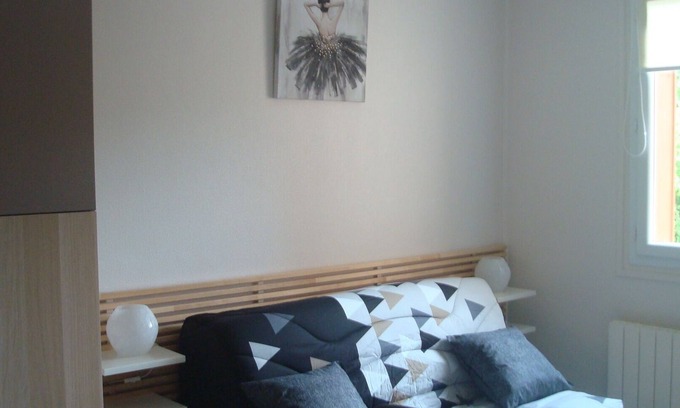 Vic-sur-Cere Apartment | STUDIO IN THE HEART OF GREEN COUNTRY