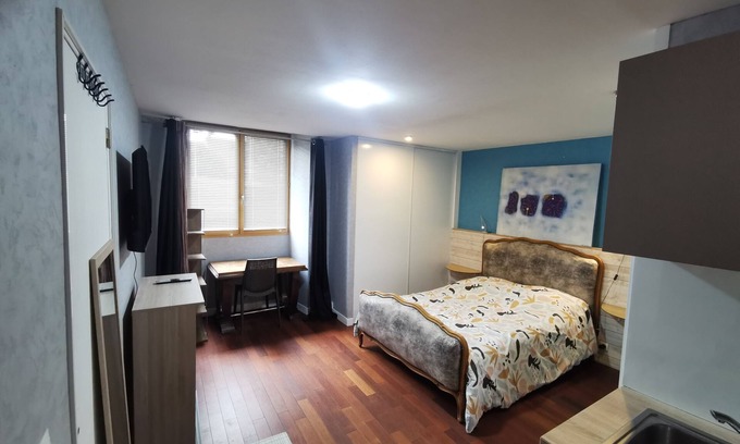 Cesson-Sevigne Apartment | STUDIO ind